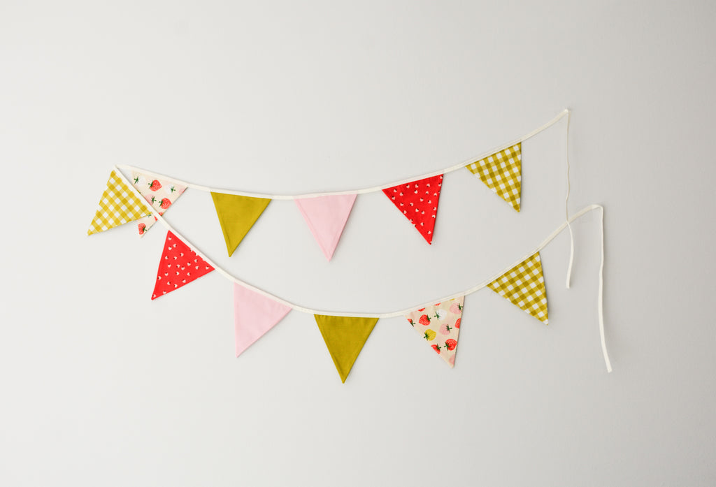 Bunting - Strawberries & Gingham