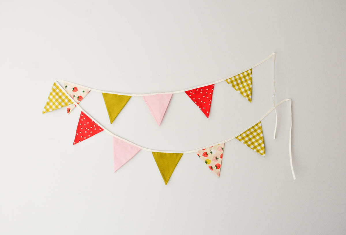 Bunting - Strawberries & Gingham