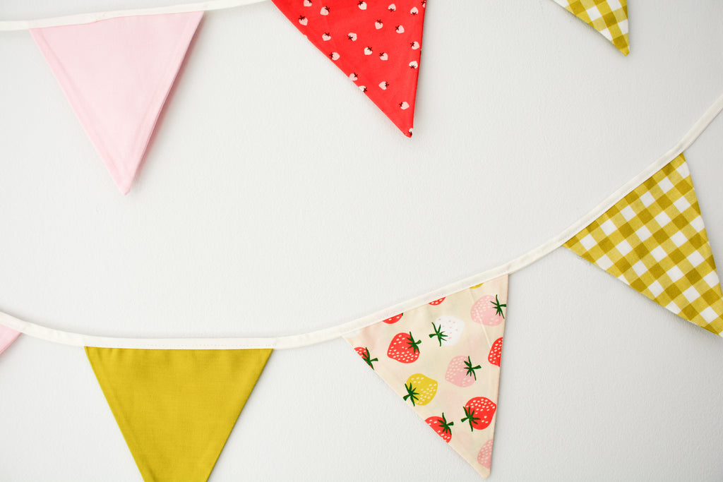 Bunting - Strawberries & Gingham